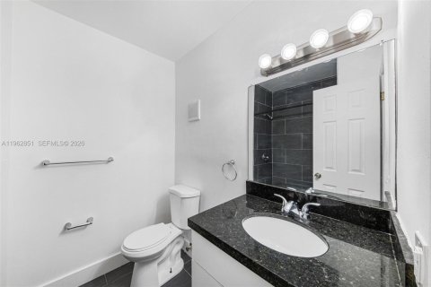 Apartamento en alquiler en Miami Beach, Florida, 2 dormitorios, 92.9 m2 № 2024165 - foto 13