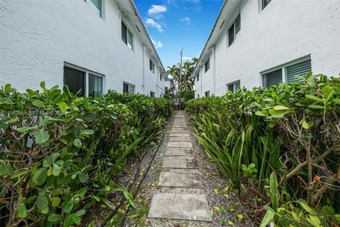 Apartamento en alquiler en Miami Beach, Florida, 2 dormitorios, 92.9 m2 № 2024165 - foto 26
