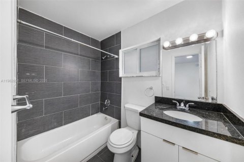 Apartamento en alquiler en Miami Beach, Florida, 2 dormitorios, 92.9 m2 № 2024165 - foto 19