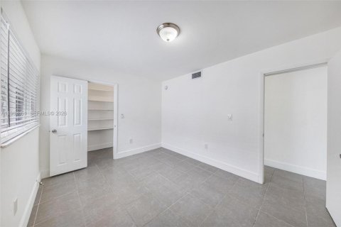 Apartamento en alquiler en Miami Beach, Florida, 2 dormitorios, 92.9 m2 № 2024165 - foto 11