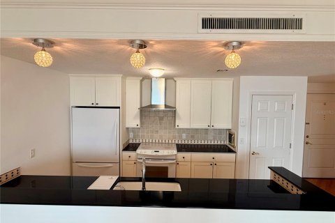 Condominio en alquiler en Sarasota, Florida, 2 dormitorios, 126.35 m2 № 2329972 - foto 13