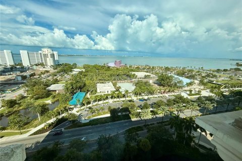 Condominio en alquiler en Sarasota, Florida, 2 dormitorios, 126.35 m2 № 2329972 - foto 23