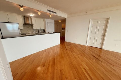 Condominio en alquiler en Sarasota, Florida, 2 dormitorios, 126.35 m2 № 2329972 - foto 8