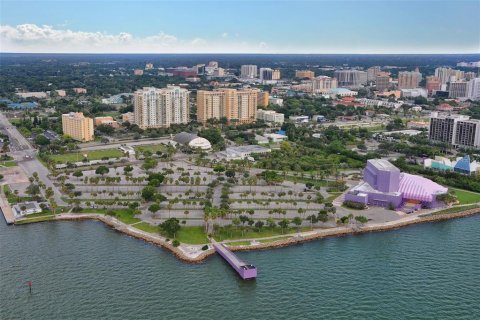 Condominio en alquiler en Sarasota, Florida, 2 dormitorios, 126.35 m2 № 2329972 - foto 3
