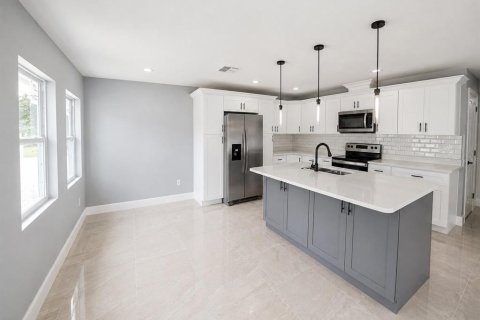 Casa en venta en Tampa, Florida, 3 dormitorios, 119.75 m2 № 1687640 - foto 7