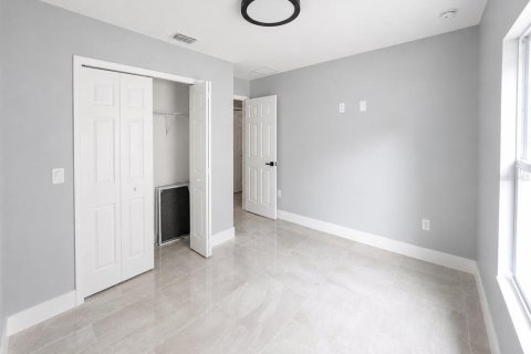 Casa en venta en Tampa, Florida, 3 dormitorios, 119.75 m2 № 1687640 - foto 13