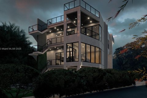 House in Marathon, Florida 5 bedrooms, 371.61 sq.m. № 1862550 - photo 5