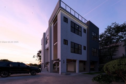 House in Marathon, Florida 5 bedrooms, 371.61 sq.m. № 1862550 - photo 3