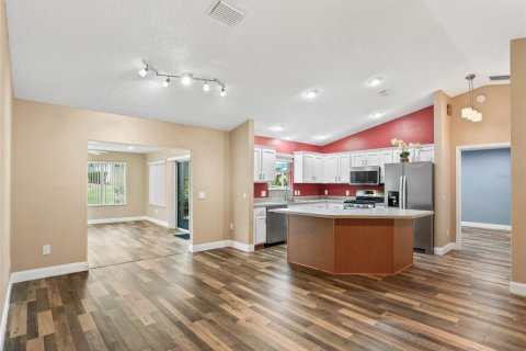 Casa en venta en The Villages, Florida, 3 dormitorios, 154.4 m2 № 1913533 - foto 12