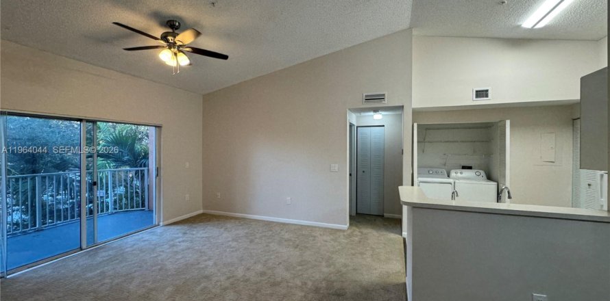 Кондоминиум с 2 спальнями в Дейви, Флорида № 2025684