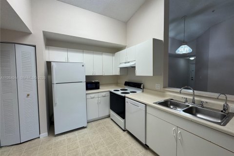 Снять в аренду кондоминиум в Дейви, Флорида 2 спальни, 109.9м2, № 2025684 - фото 2