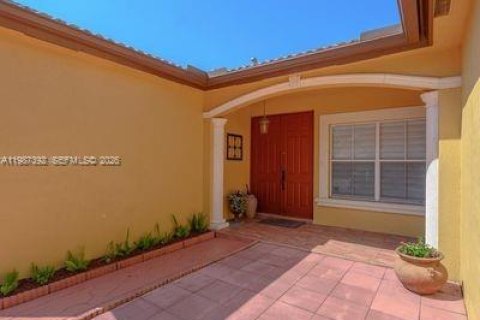 Купить виллу или дом в Майами-Лейкс, Флорида 4 спальни, 170.57м2, № 2050293 - фото 2