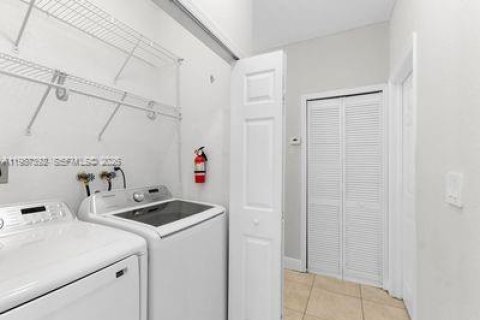 Купить виллу или дом в Майами-Лейкс, Флорида 4 спальни, 170.57м2, № 2050293 - фото 12