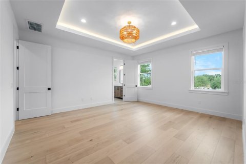 House in Tampa, Florida 5 bedrooms, 251.58 sq.m. № 2312896 - photo 24