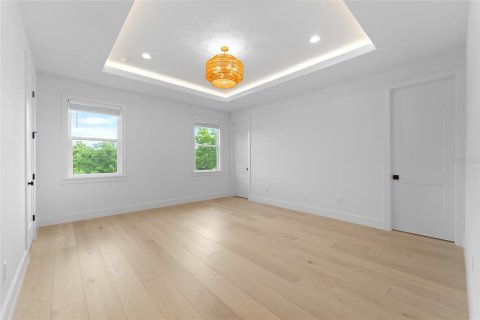 House in Tampa, Florida 5 bedrooms, 251.58 sq.m. № 2312896 - photo 23