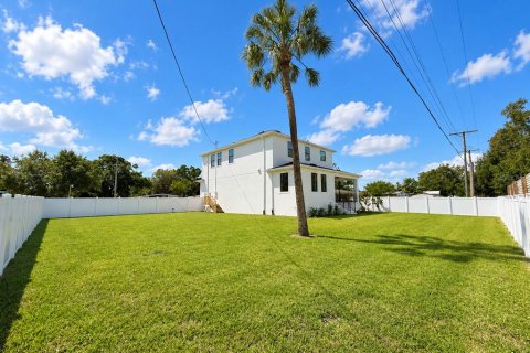 House in Tampa, Florida 5 bedrooms, 251.58 sq.m. № 2312896 - photo 30