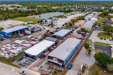 Immobilier commercial à Port Charlotte, Floride 542.55 m2 № 2330789