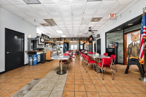 Commercial property in Port Charlotte, Florida 542.55 sq.m. № 2330789 - photo 8