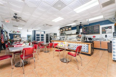 Commercial property in Port Charlotte, Florida 542.55 sq.m. № 2330789 - photo 3