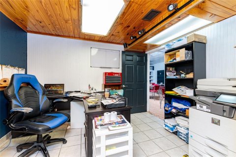 Commercial property in Port Charlotte, Florida 542.55 sq.m. № 2330789 - photo 24