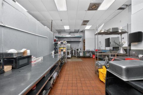 Commercial property in Port Charlotte, Florida 542.55 sq.m. № 2330789 - photo 28