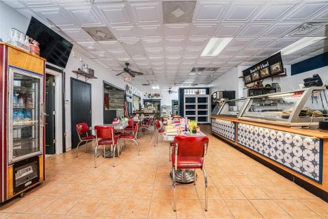 Commercial property in Port Charlotte, Florida 542.55 sq.m. № 2330789 - photo 16