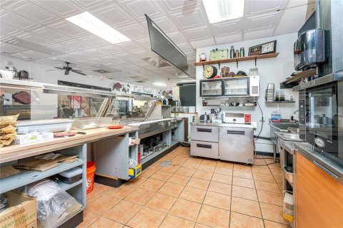 Commercial property in Port Charlotte, Florida 542.55 sq.m. № 2330789 - photo 13