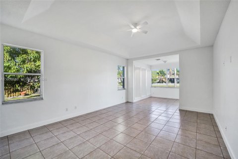 Casa en venta en Miramar, Florida, 4 dormitorios, 291.71 m2 № 2010635 - foto 21
