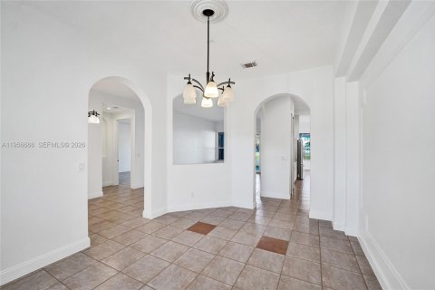Casa en venta en Miramar, Florida, 4 dormitorios, 291.71 m2 № 2010635 - foto 27