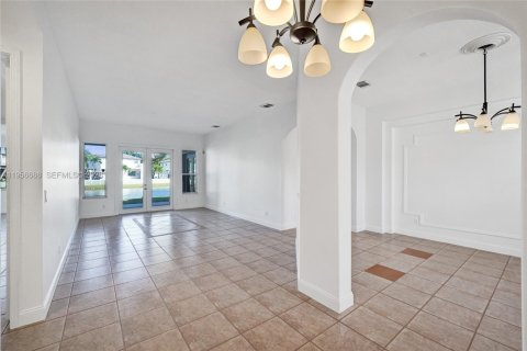 Casa en venta en Miramar, Florida, 4 dormitorios, 291.71 m2 № 2010635 - foto 24
