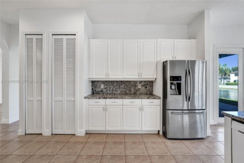 Casa en venta en Miramar, Florida, 4 dormitorios, 291.71 m2 № 2010635 - foto 13