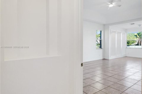 Casa en venta en Miramar, Florida, 4 dormitorios, 291.71 m2 № 2010635 - foto 18