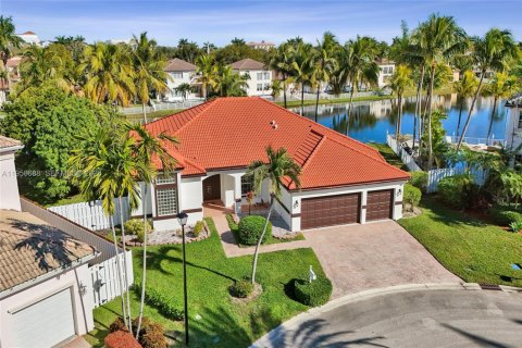 Casa en Miramar, Florida 4 dormitorios, 291.71 m2 № 2010635