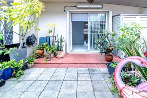 Touwnhouse à vendre à Miami Lakes, Floride: 3 chambres, 117.99 m2 № 2036501 - photo 12