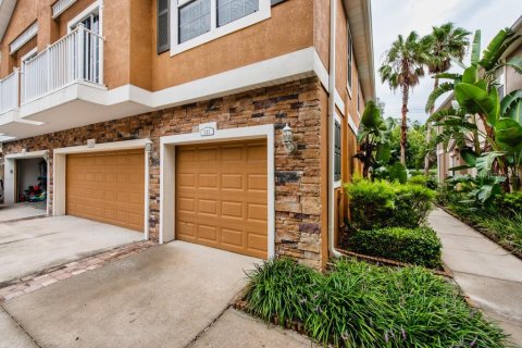 Condo in Tampa, Florida, 2 bedrooms  № 1813571 - photo 2
