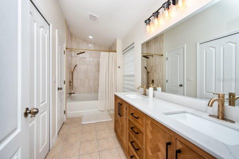Condo in Tampa, Florida, 2 bedrooms  № 1813571 - photo 17