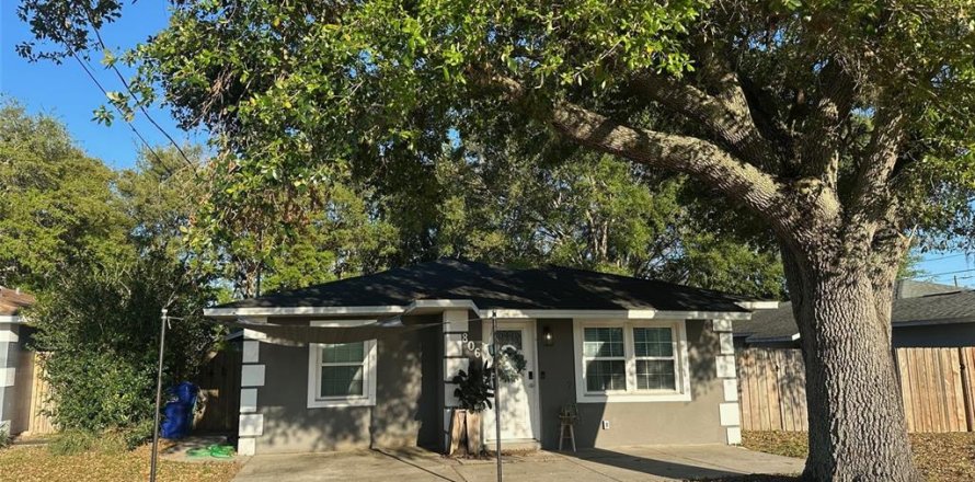 House in Tavares, Florida 2 bedrooms, 109.07 sq.m. № 1852973