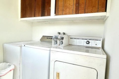 Propiedad comercial en alquiler en Deerfield Beach, Florida, 1 dormitorio, 71.53 m2 № 862723 - foto 1