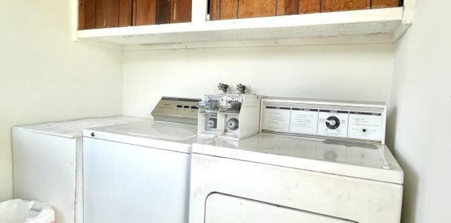 Propiedad comercial en Deerfield Beach, Florida 1 dormitorio, 71.53 m2 № 862723