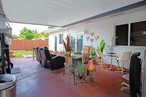 Купить виллу или дом в Майами, Флорида 6 спален, 236.53м2, № 1957506 - фото 9