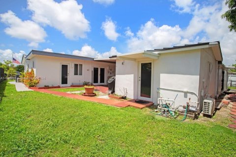 Купить виллу или дом в Майами, Флорида 6 спален, 236.53м2, № 1957506 - фото 2