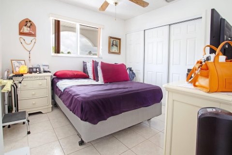 Купить виллу или дом в Майами, Флорида 6 спален, 236.53м2, № 1957506 - фото 12