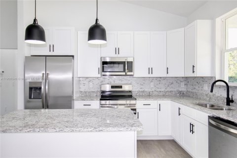 Casa en venta en Sebring, Florida, 3 dormitorios, 138.24 m2 № 1956916 - foto 12