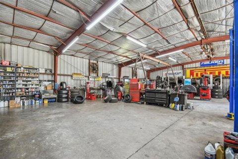 Propiedad comercial en venta en Winter Haven, Florida, 691.19 m2 № 575842 - foto 13
