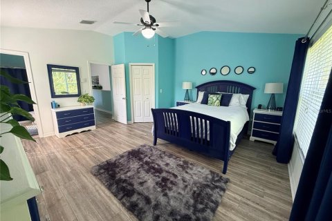 Townhouse in Tampa, Florida 2 bedrooms, 153.94 sq.m. № 2381255 - photo 9