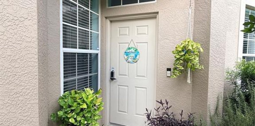 Townhouse in Tampa, Florida 2 bedrooms, 153.94 sq.m. № 2381255