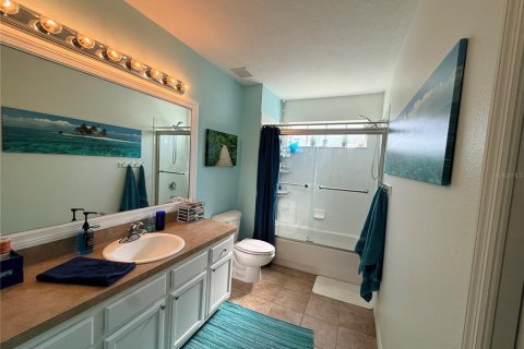 Townhouse in Tampa, Florida 2 bedrooms, 153.94 sq.m. № 2381255 - photo 12