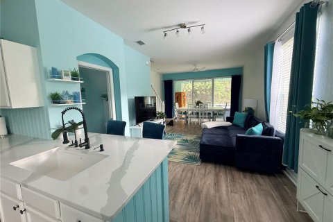 Townhouse in Tampa, Florida 2 bedrooms, 153.94 sq.m. № 2381255 - photo 5
