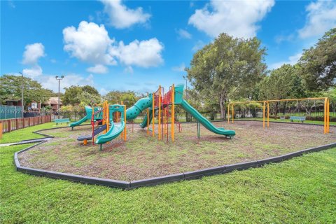 Adosado en venta en Miami, Florida, 2 dormitorios, 123.56 m2 № 2041722 - foto 28