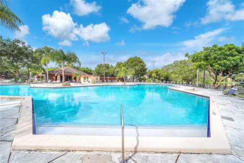 Adosado en venta en Miami, Florida, 2 dormitorios, 123.56 m2 № 2041722 - foto 29